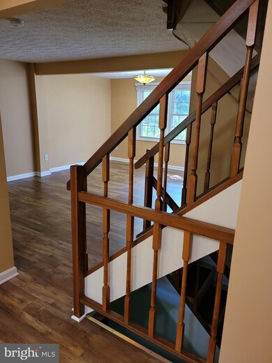 11503 Underoak Ct, Reston, VA 20191 - photo 7