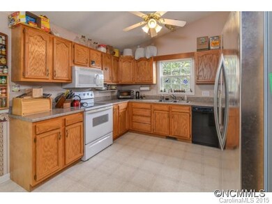 35 Faithful Ln, Leicester, NC 28748 - photo 5