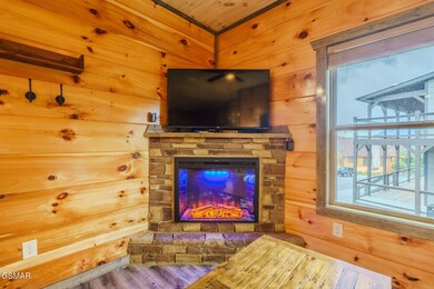 2043 Eagle Feather Dr, Sevierville, TN 37876 - photo 4