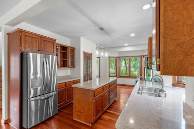 606 Sterling St S, Saint Paul, MN 55119 - photo 6