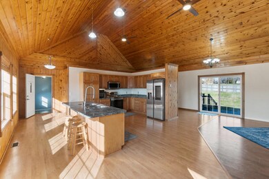 23268 Oak St-007