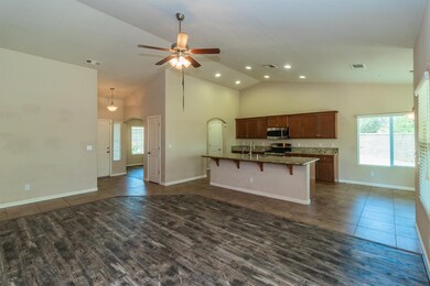 6755 E Andrews Ave, Fresno, CA 93727 - photo 7