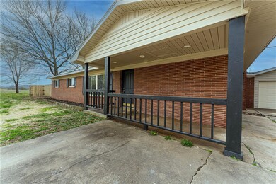 611 E Butler, Prairie Grove, AR 72753 - photo 4