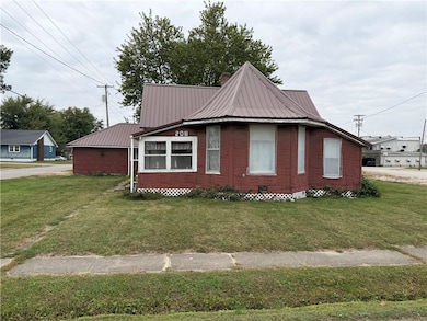 208 S Garfield St, Oblong, IL 62449 - photo 3