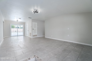 3-web-or-mls-2761 Sack Dr E -22
