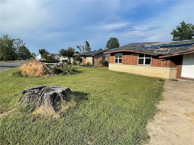 917 S 15th St, Rogers, AR 72758 - photo 2