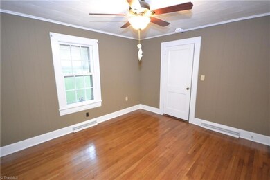 950 Uwharrie St, Asheboro, NC 27203 - photo 4