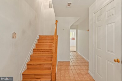 8243 Lyndhurst St, Laurel, MD 20724 - photo 7