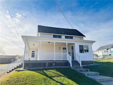 548 Race St, Waynesburg, PA 15370 - photo 2