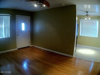 023-LIVING ROOM
