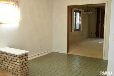 1704 Monterey Ct, Bettendorf, IA 52722 - photo 6