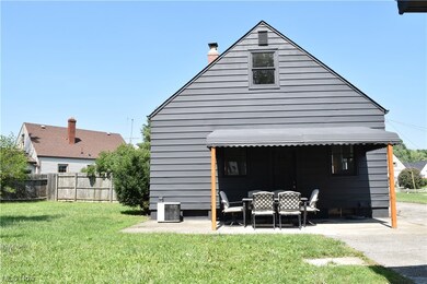 2448 E 37th St, Lorain, OH 44055 - photo 2