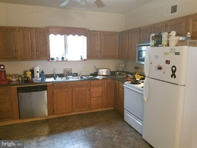 127 Trinidad Ave, Hershey, PA 17033 - photo 5