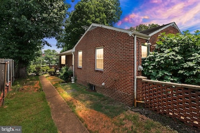 5730 N Kings Hwy, Alexandria, VA 22303 - photo 2