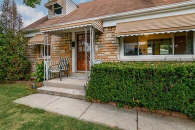 658 Roth Ave, Columbus, OH 43228 - photo 2