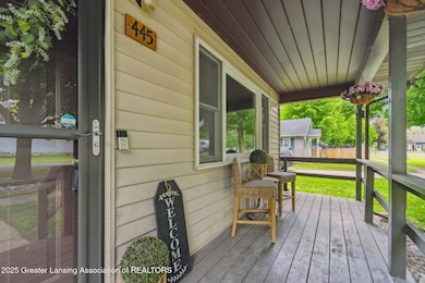445-Oak-St-Maple-Rapids-MI-48853-WindowS