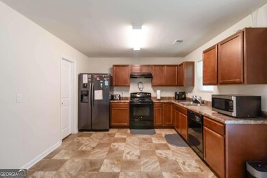 5622 Laurel Ridge Dr, East Point, GA 30344 - photo 5