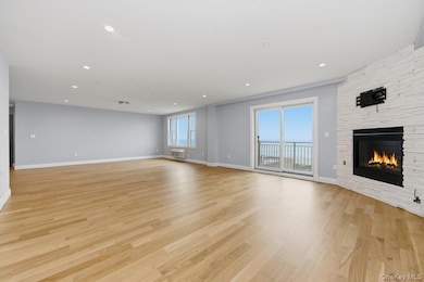 661 W Broadway unit 701, Long Beach, NY 11561 - photo 7