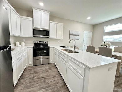 425 E Acacia Ave, Alamo, TX 78516 - photo 6