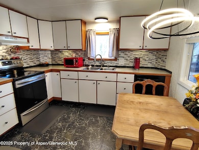 8 Navajo St, New Castle, CO 81647 - photo 3