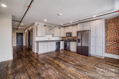 166 N Broad St unit 202, Mooresville, NC 28115 - photo 2