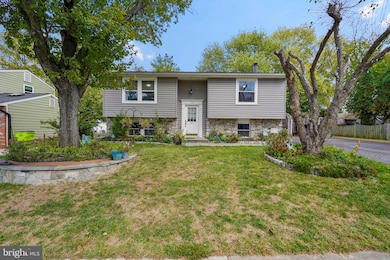 102 N Garfield Rd, Sterling, VA 20164 - photo 2