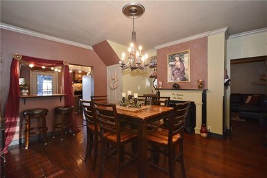 Large DiningRoom open to Kitchen w/breakfast bar t