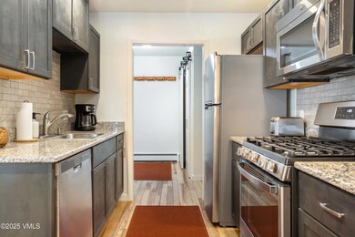 909 Red Sandstone Rd 2B High Res-10
