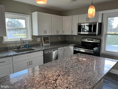 912 North Ave unit B, Sykesville, MD 21784 - photo 2