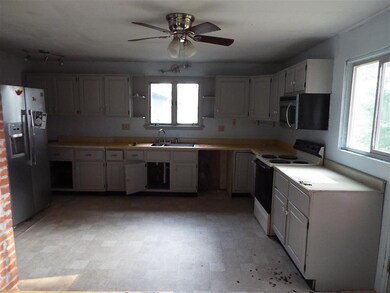 83 U S 302, Carroll, NH 03595 - photo 7