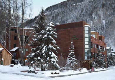 The Ice House Lodge