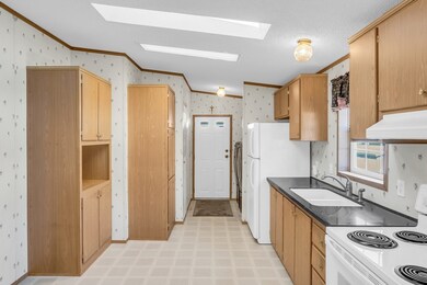 556 Central St unit 132, Leominster, MA 01453 - photo 5