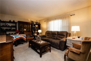 11 S Carriage Dr, Saint Joseph, MO 64506 - photo 5