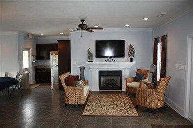 305 Plantation Dr, Jacksonville, NC 28546 - photo 3