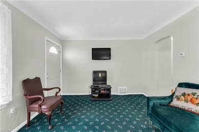 21005 Kenyon Dr, Maple Heights, OH 44137 - photo 5