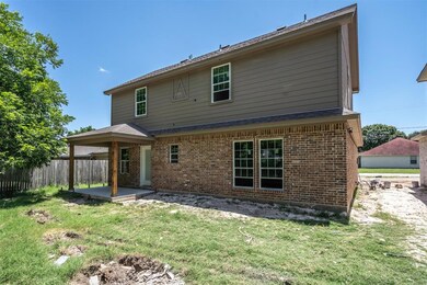 8040 Raymond Ave, White Settlement, TX 76108 - photo 4