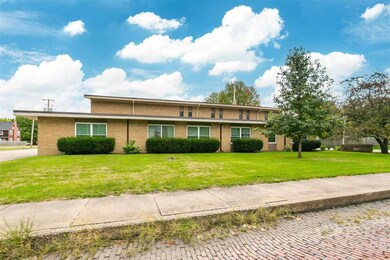 510 E 15th St, Davenport, IA 52803 - photo 4