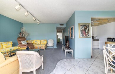 1096 Yarmouth E, Boca Raton, FL 33434 - photo 6