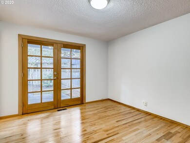 Bedroom, Primary