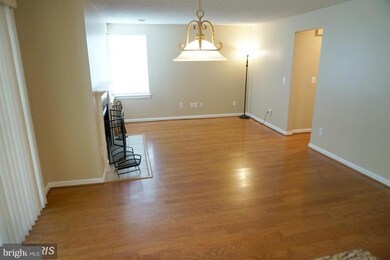 11713 Summerchase Cir unit 1713C, Reston, VA 20194 - photo 3