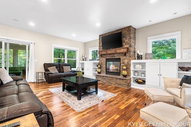 7-web-or-mls-A7401653