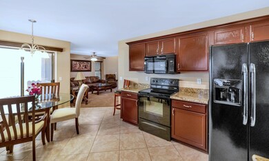 1727 E Harrison St-large-010-006-Kitchen