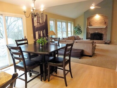 4343 Dairymans Cir, Naperville, IL 60564 - photo 5