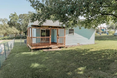 605 W Magnolia Aly, Dixon, MO 65459 - photo 2