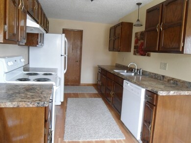 1506 16th St SW, Jamestown, ND 58401 - photo 7