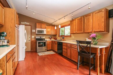 375 Sterling Dr, Oregon, WI 53575 - photo 6