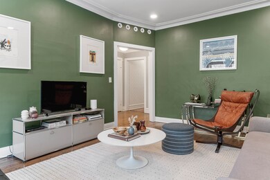 unlisted-address, Chicago, IL 60657 - photo 5