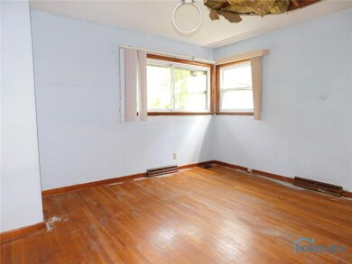 801 Elysian Ave, Toledo, OH 43607 - photo 2