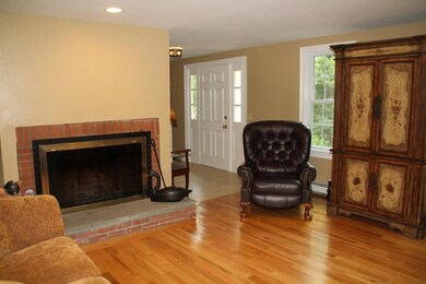 Living room w/fireplace