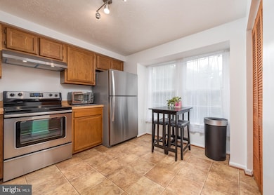 7263 Procopio Cir, Columbia, MD 21046 - photo 2